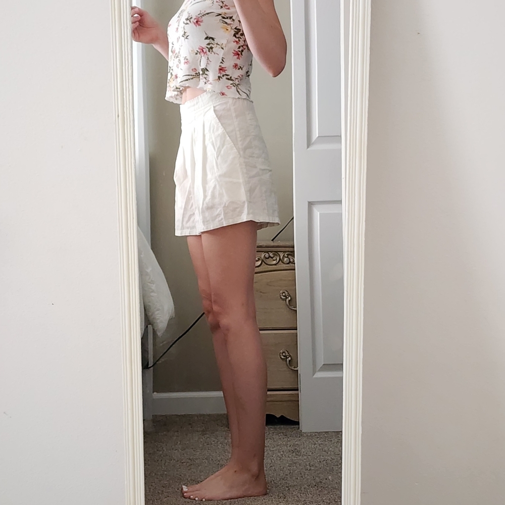 Max Studio Textured White Skort/shorts
